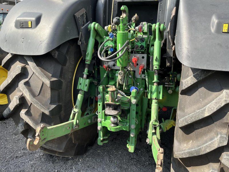 John Deere 6210R