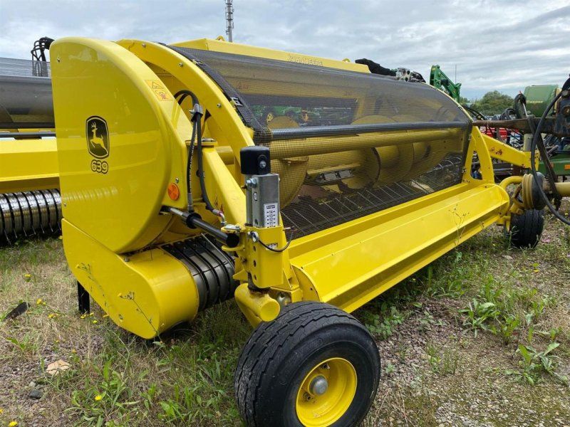 John Deere 639