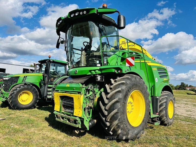 John Deere 8300