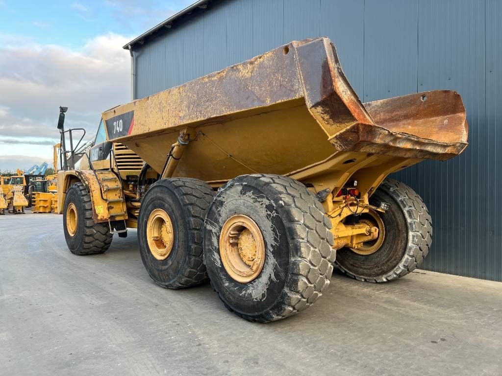 CAT 740