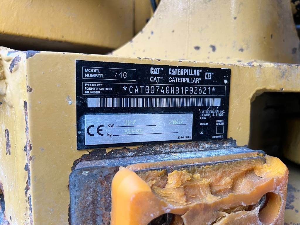 CAT 740