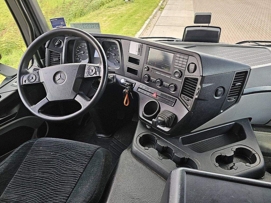 MERCEDES-BENZ ANTOS 1824
