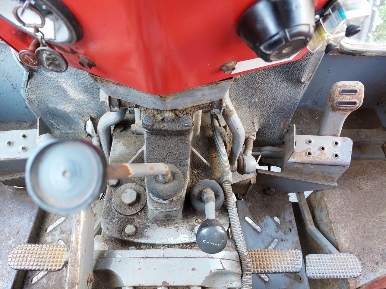 Massey Ferguosn 245