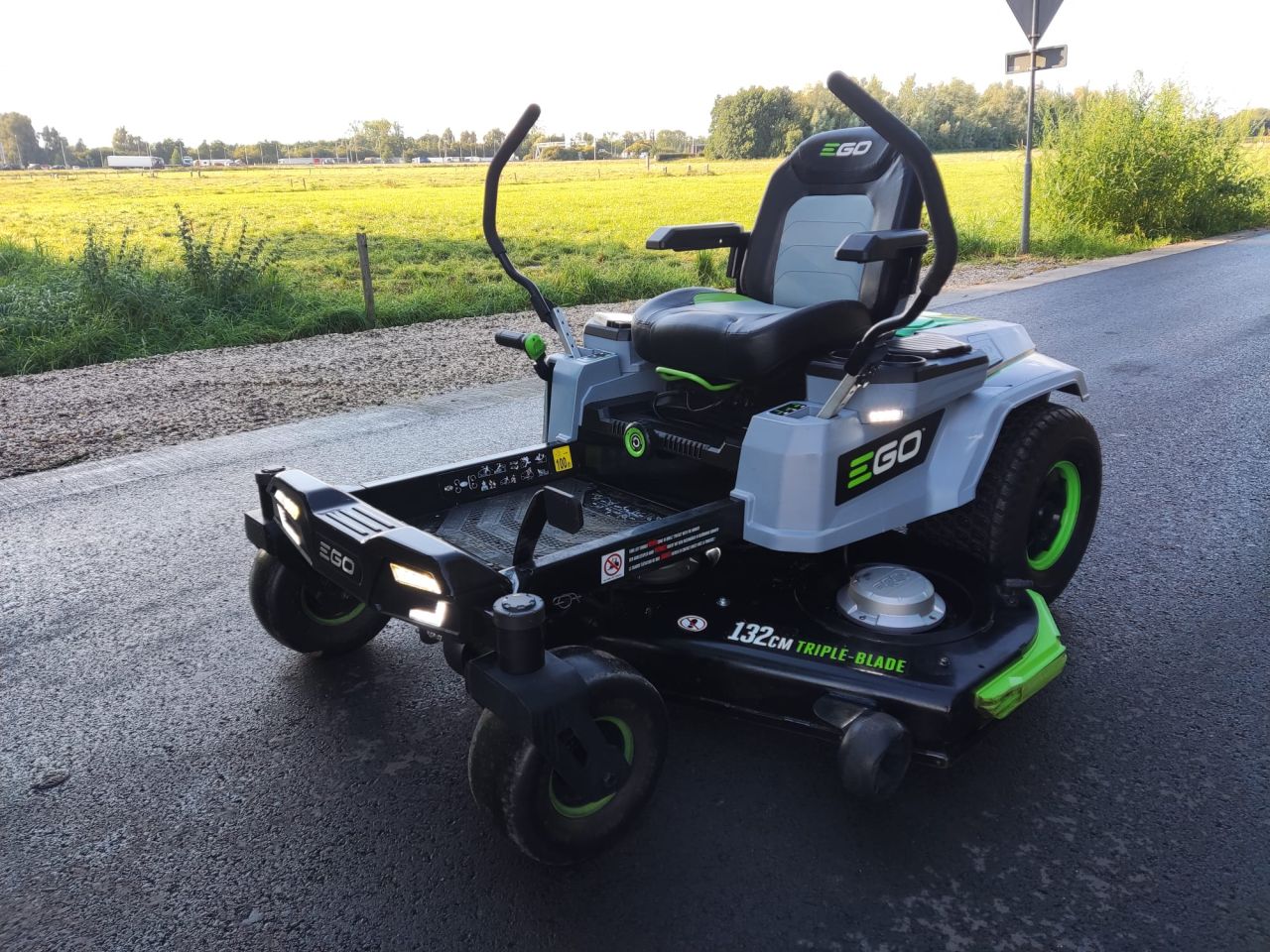 EGO accuzitmaaier (type ZT5201E-L, 132 cm, Zero-Turn, 157 h)