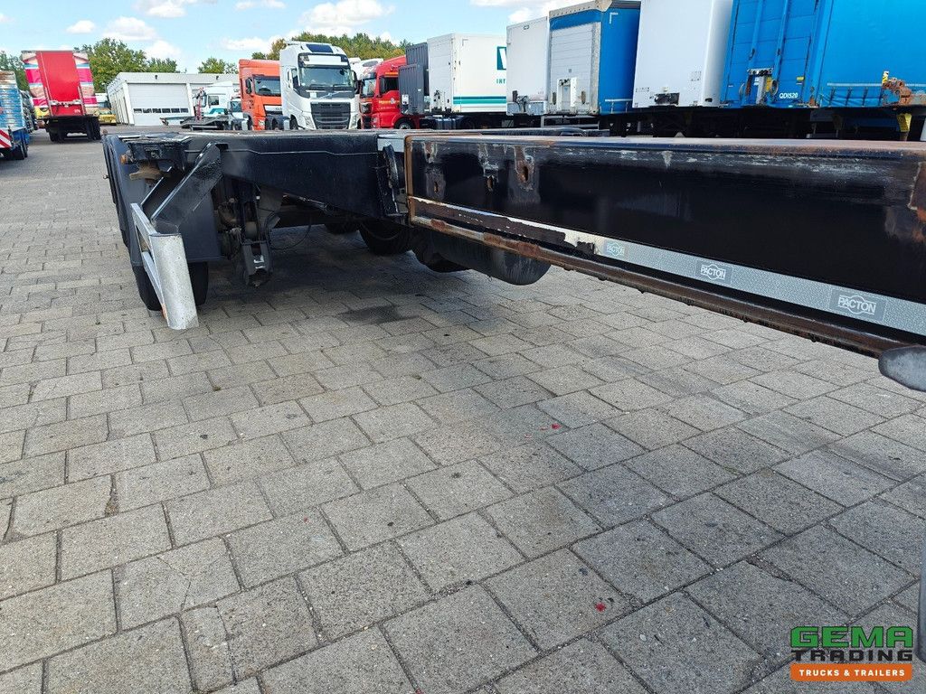 Pacton ET3 3-Achs Valx - Multi - Scheibenbremsen - Liftachse - 3x ausziehbar - ADR-Auffangwanne