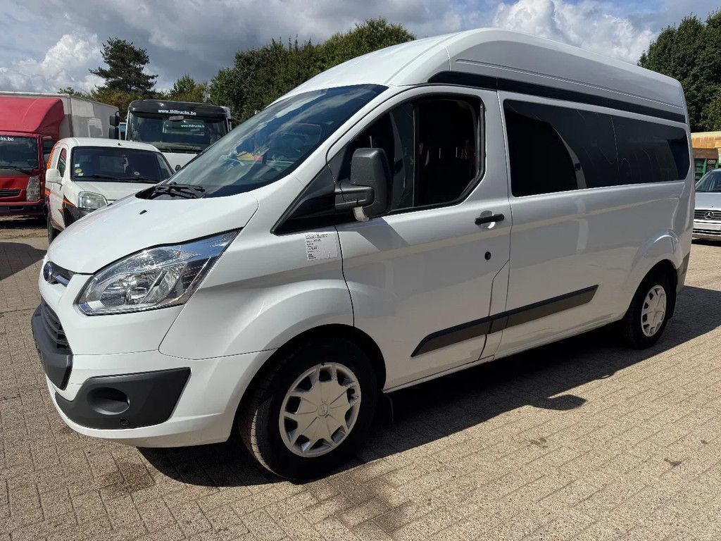 Ford **TRANSIT CUSTOM-9 SEATS-WHEELCHAIRLIFT-EURO6B**