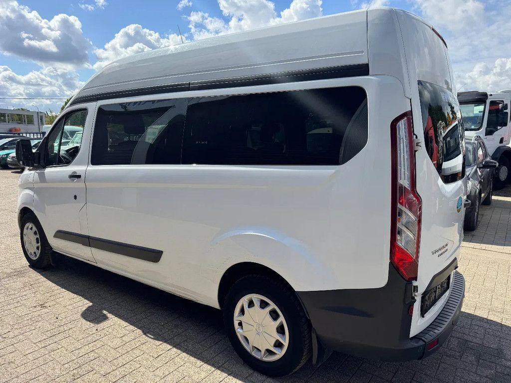 Ford **TRANSIT CUSTOM-9 SEATS-WHEELCHAIRLIFT-EURO6B**
