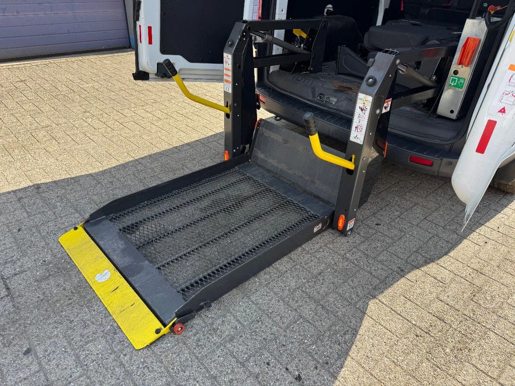 Ford **TRANSIT CUSTOM-9 SEATS-WHEELCHAIRLIFT-EURO6B**