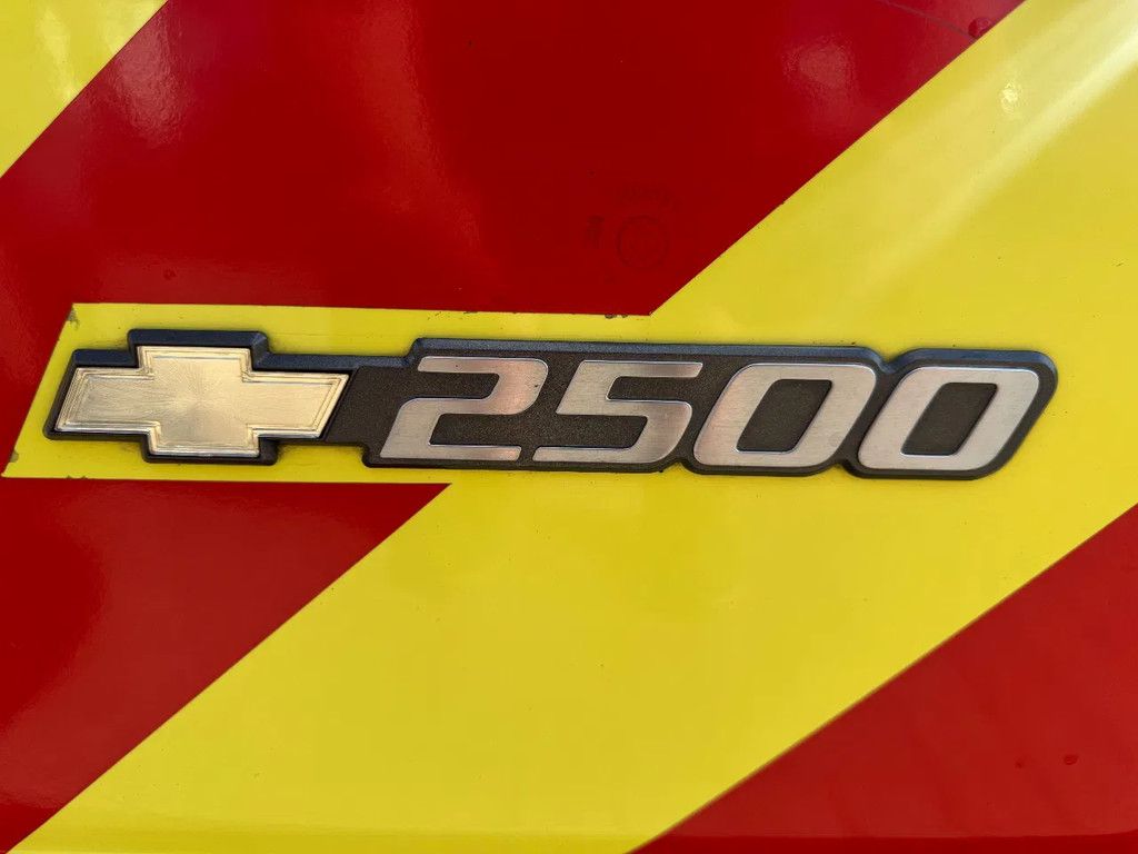 Chevrolet 2500 **AMBULANCE-ALL EQUIPMENT INSIDE**