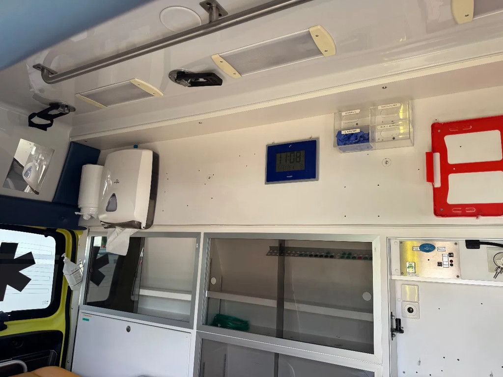 Chevrolet 2500 **AMBULANCE-ALL EQUIPMENT INSIDE**