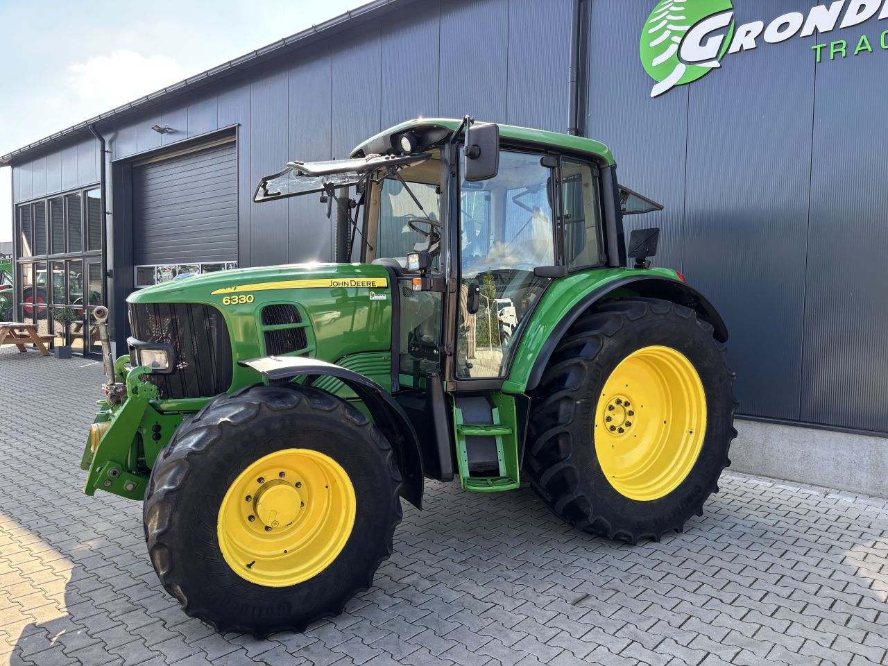 John Deere 6330