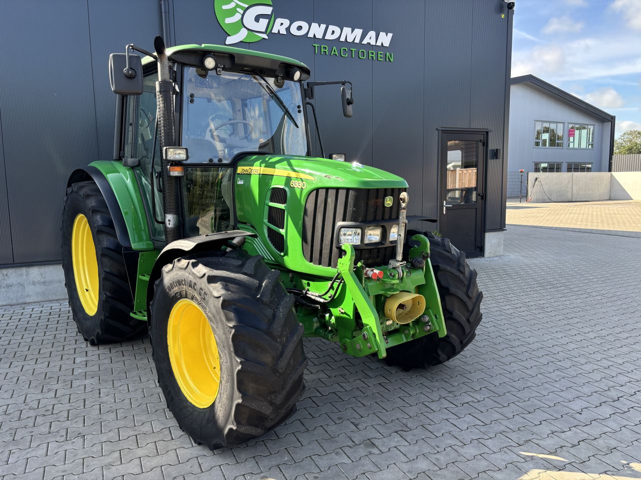 John Deere 6330