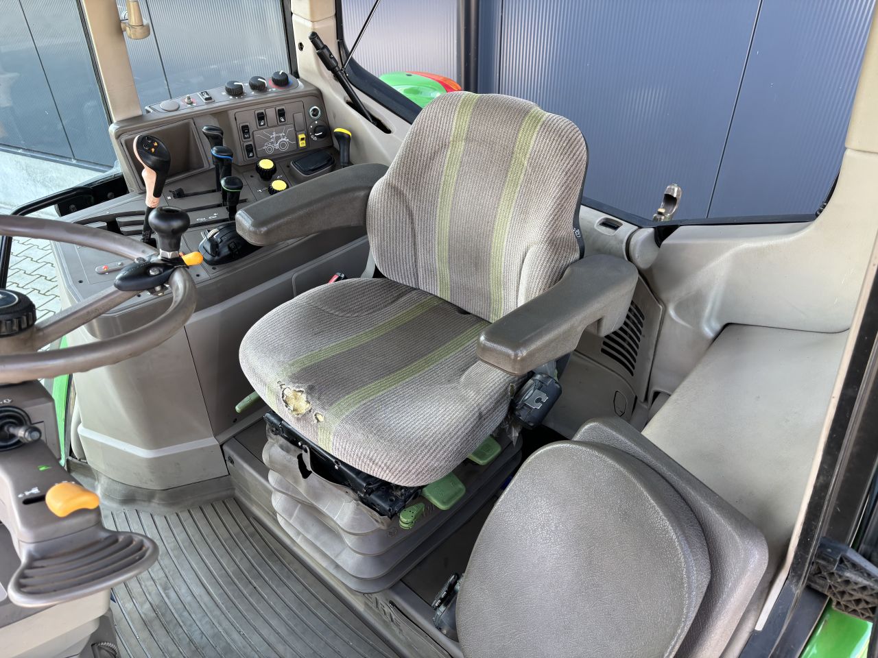 John Deere 6330