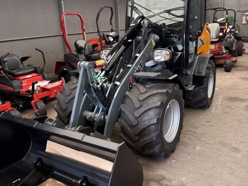 Giant G2700HD PLUS CAB