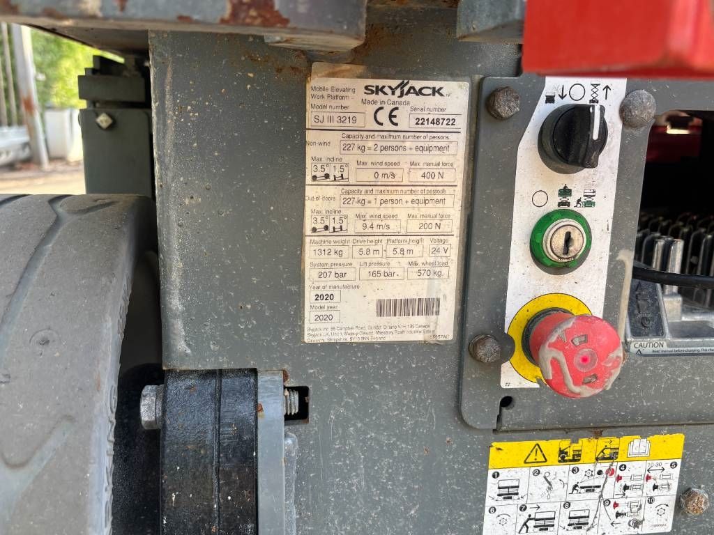 SkyJack SJ3219 8m schaarhoogwerker elektro schaarlift