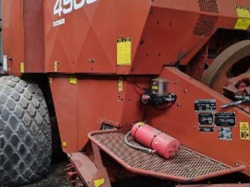 New Holland Hesston 4900 + Spragelse vogn & centralsmøring