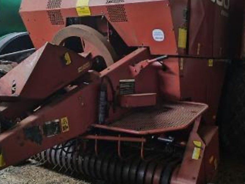 New Holland Hesston 4900 + Spragelse vogn & centralsmøring