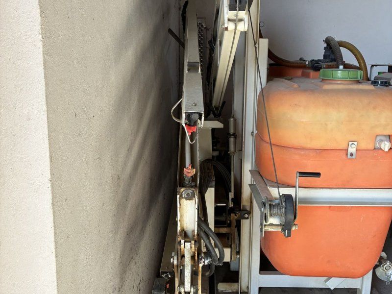 Jessernigg A 800 mit 12m hydraulisch klapppbaren Spritzgest
