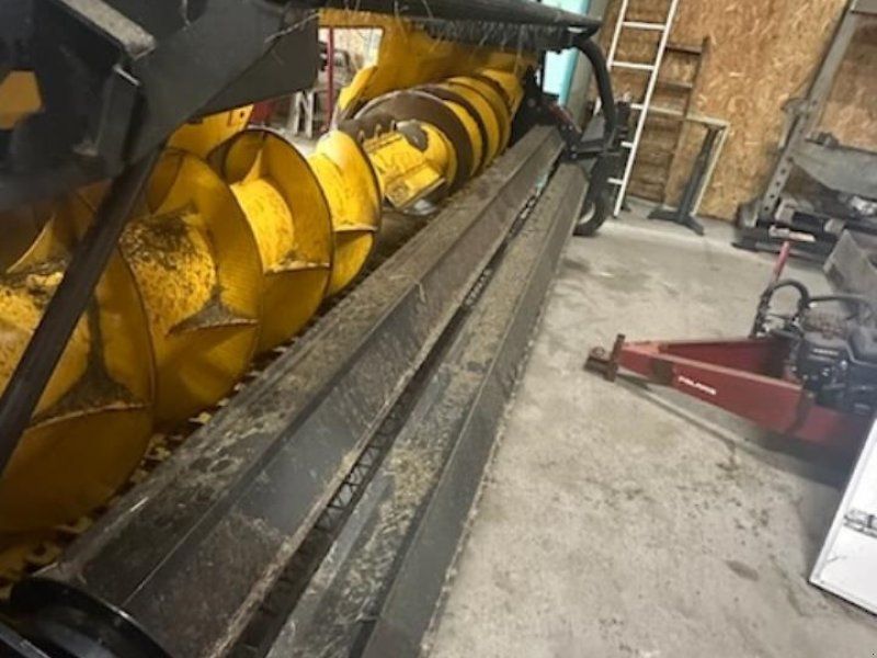 New Holland FR650