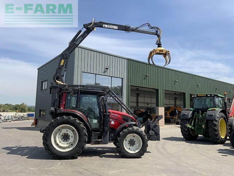 Valtra n123 hi tech  with roof mounted botex 560tl crane (st2328