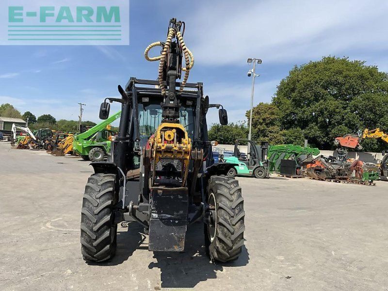 Valtra n123 hi tech  with roof mounted botex 560tl crane (st2328