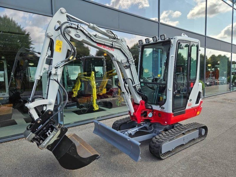 Takeuchi TB 225