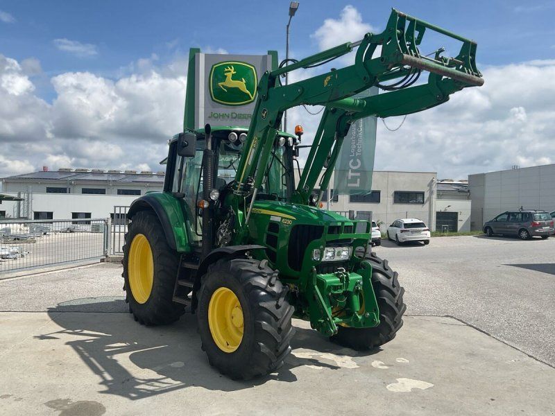 John Deere 6230