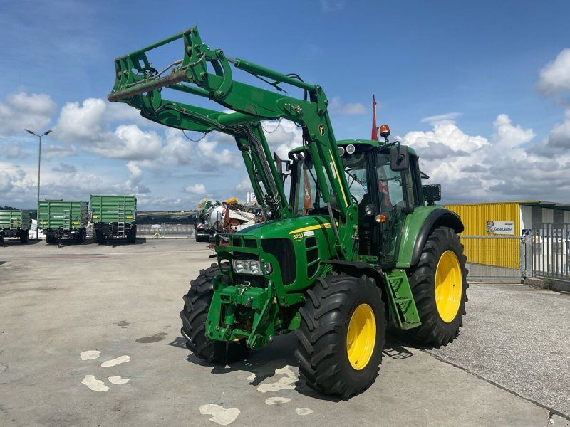 John Deere 6230