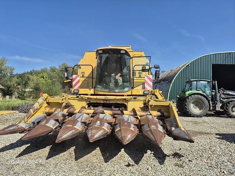 New Holland TX 68 Plus