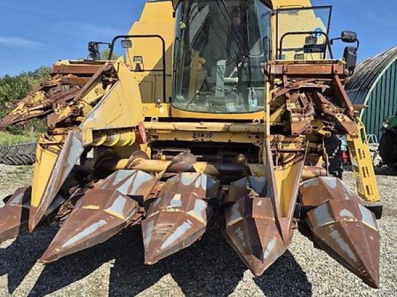 New Holland TX 68 Plus