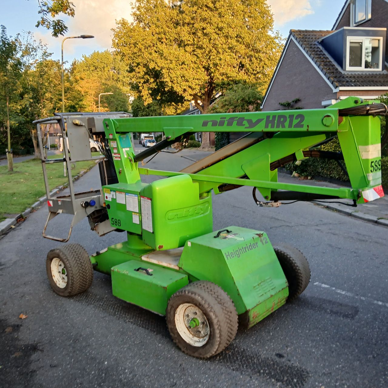 Nifty Knikarmtelescoophoogwerker Hybride.
