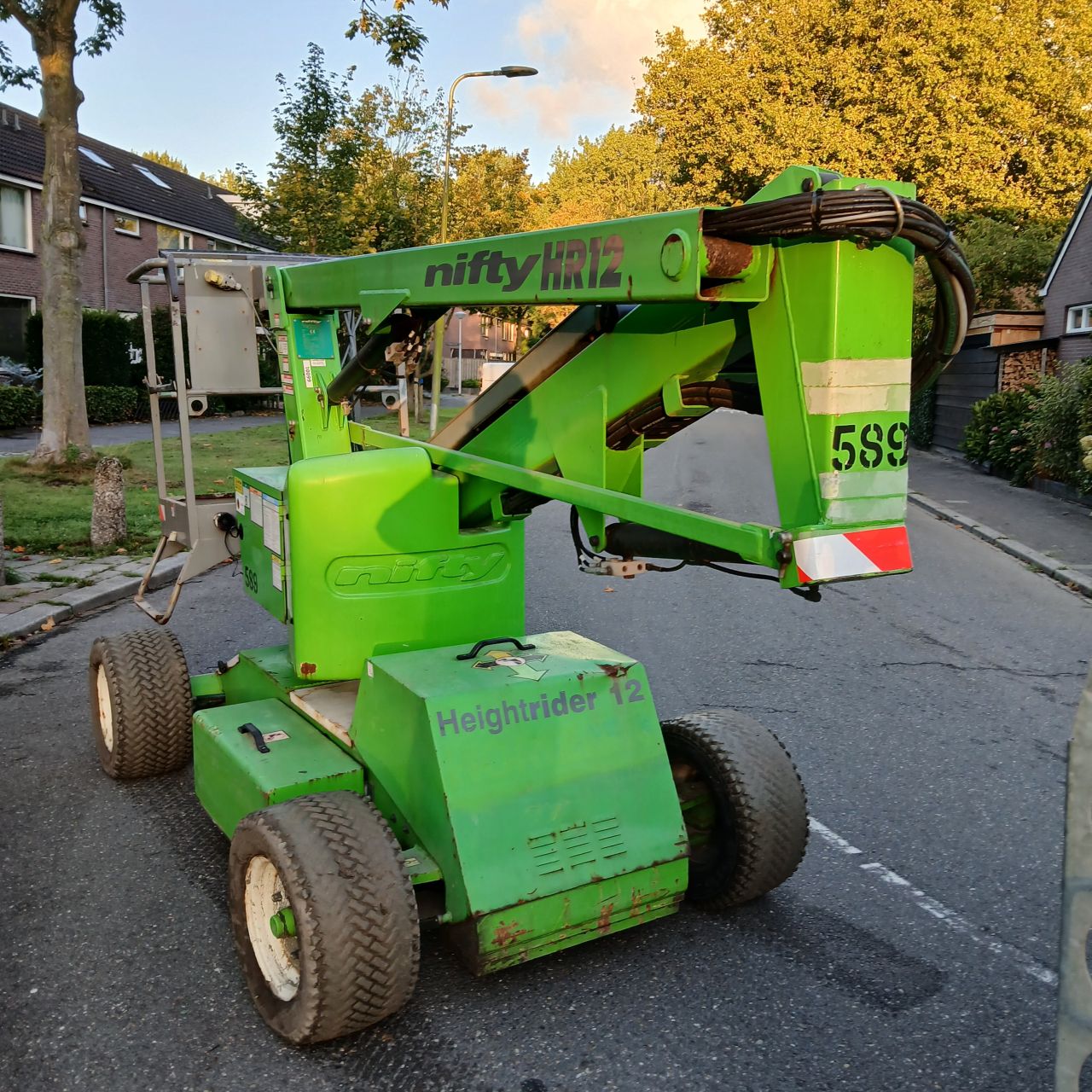 Nifty Knikarmtelescoophoogwerker Hybride.