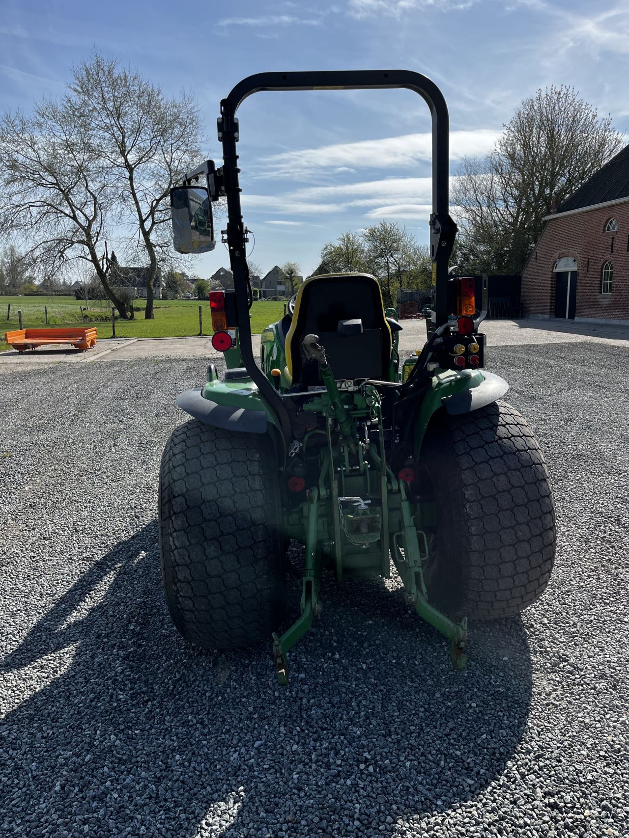 John Deere 3045r met voorlader 1300 draaiuren 4wd
