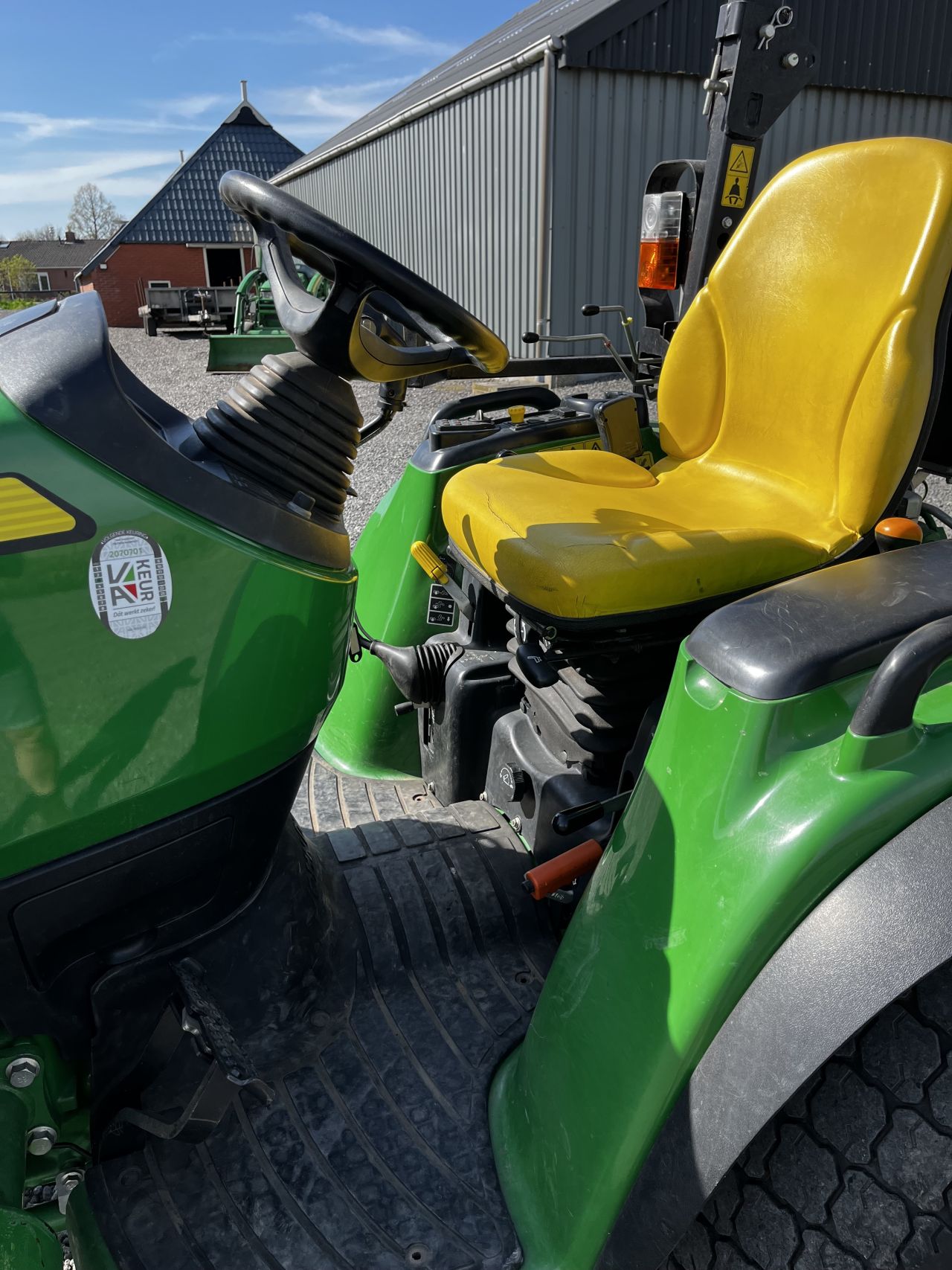 John Deere 3045r met voorlader 1300 draaiuren 4wd