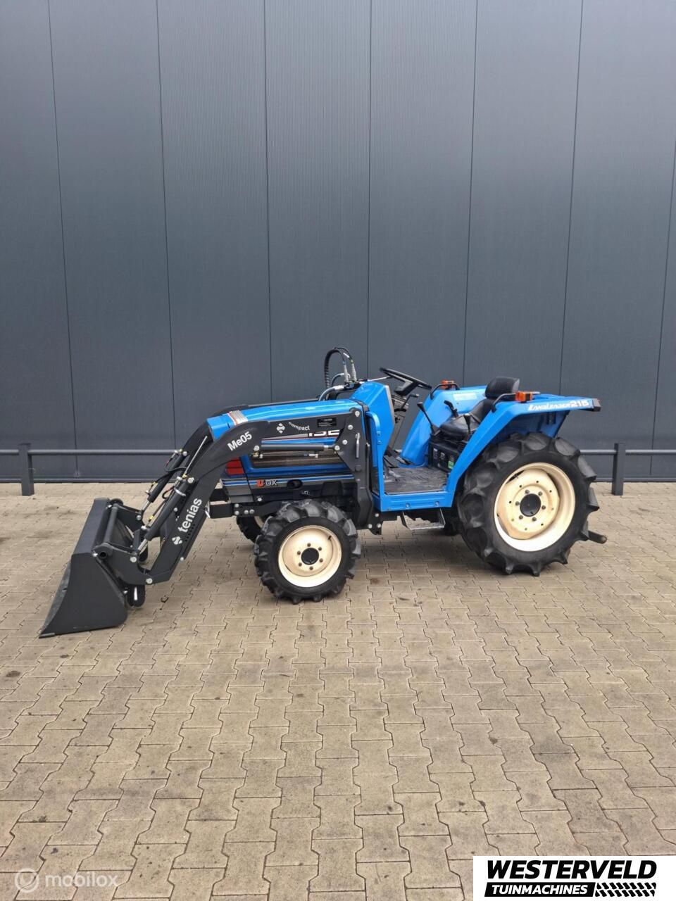 Gebruikte Iseki TA215 mini tractor met voorlader 22 Pk
