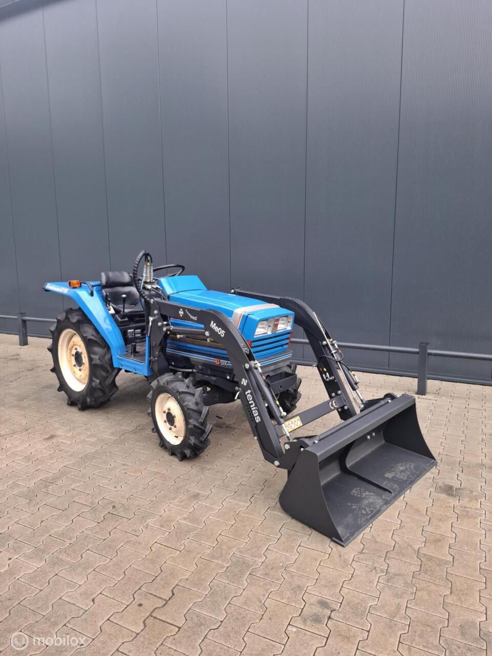Gebruikte Iseki TA215 mini tractor met voorlader 22 Pk
