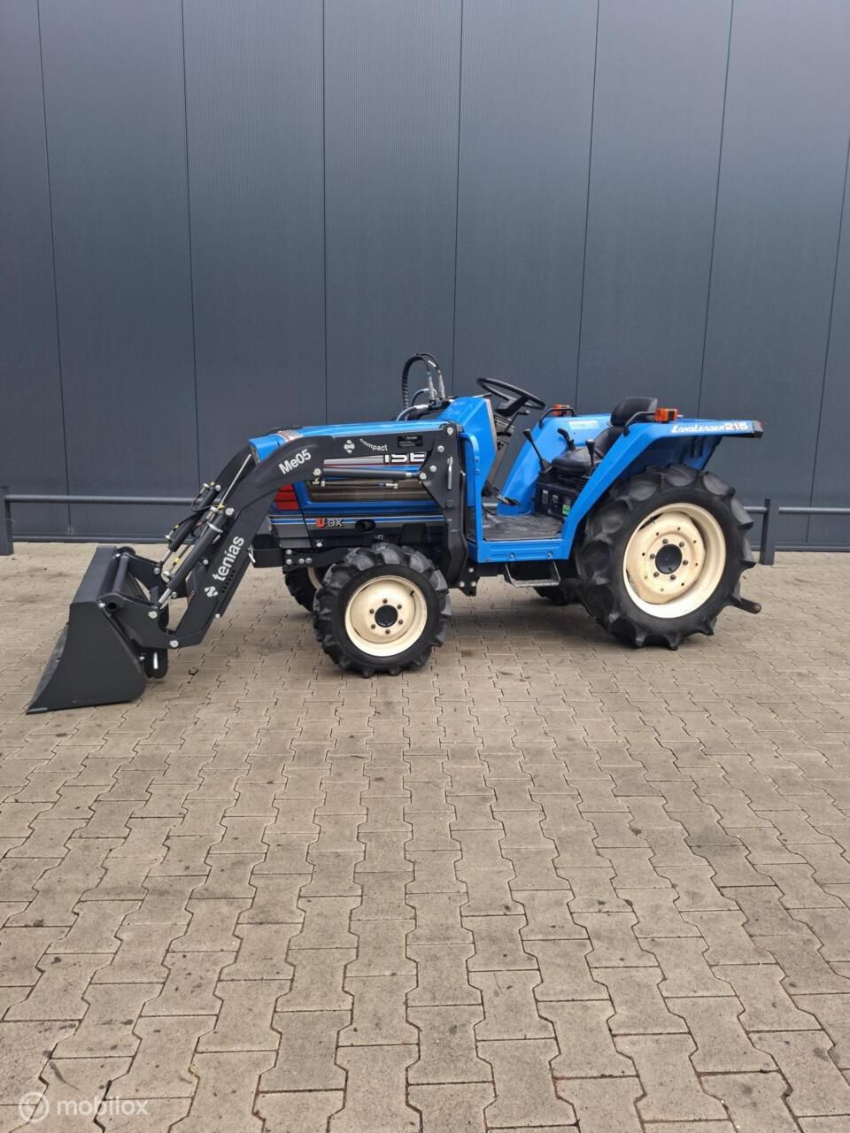 Gebruikte Iseki TA215 mini tractor met voorlader 22 Pk