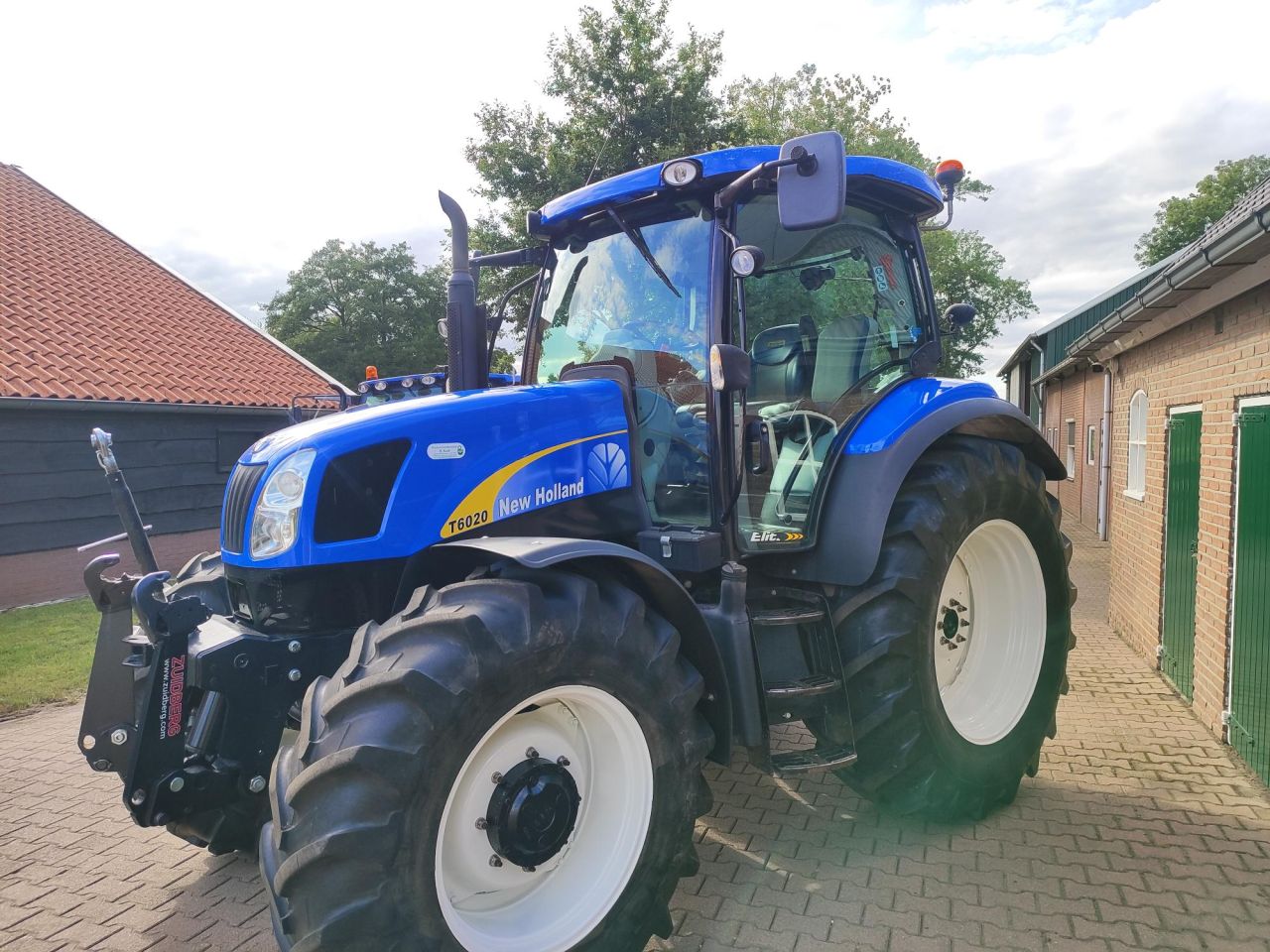 New Holland T 6020 Elite