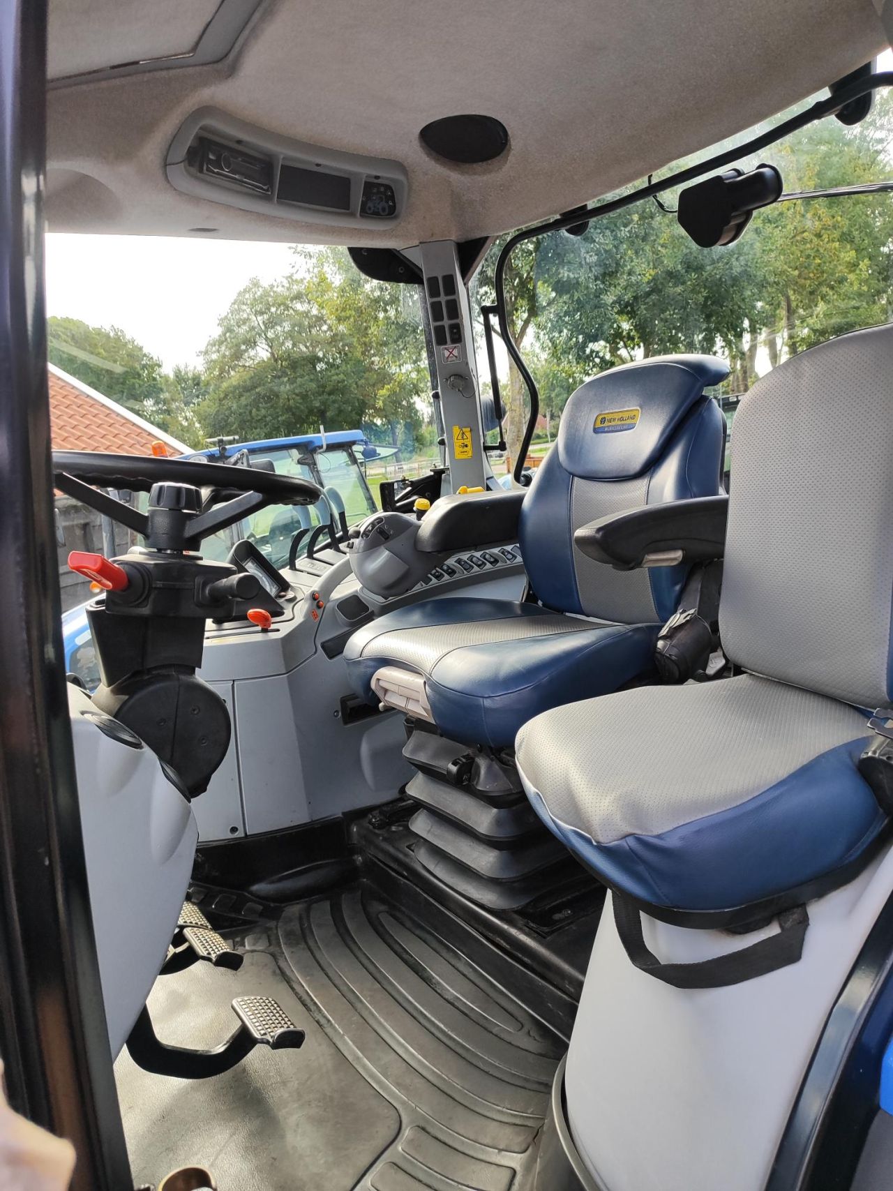 New Holland T 6020 Elite