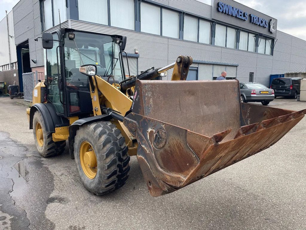 Caterpillar 906H met Klapschauffel 1.900 uhr !! Nieuwstaat !!