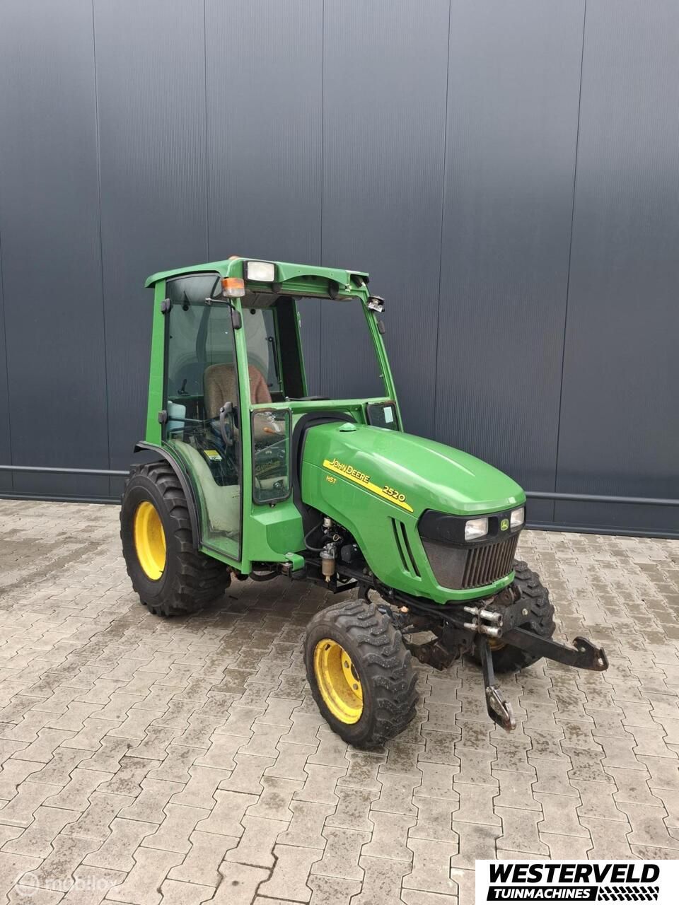 Gebruikte John Deere 2520 minitractor met werk scherpe prijs