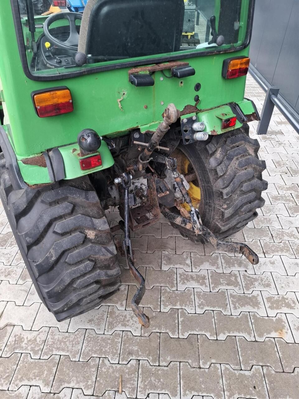 Gebruikte John Deere 2520 minitractor met werk scherpe prijs