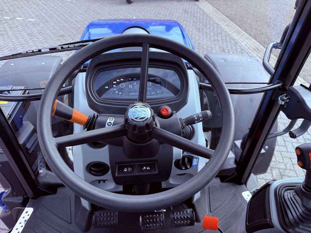 New Holland T5.120 Dual Command HILO 2025