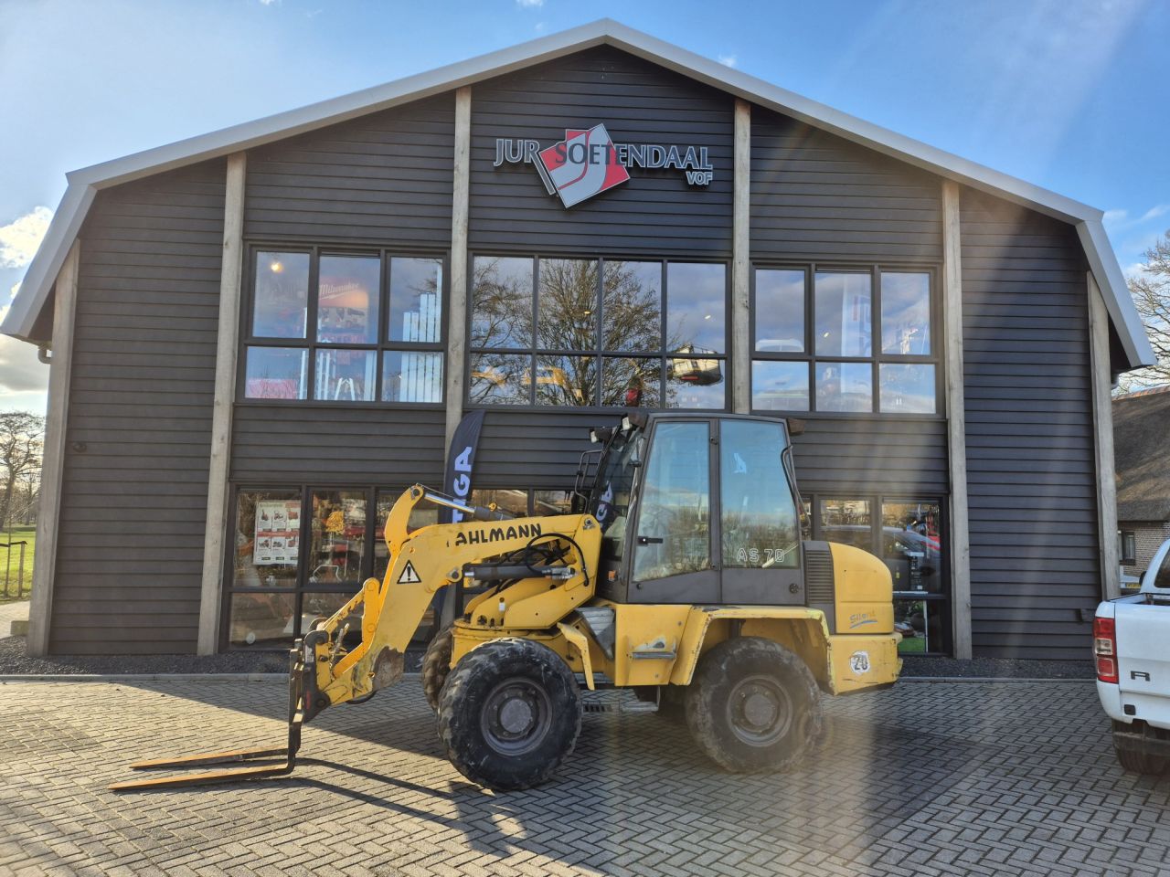AHLMANN AS85 loader with weight of 7300 kgs