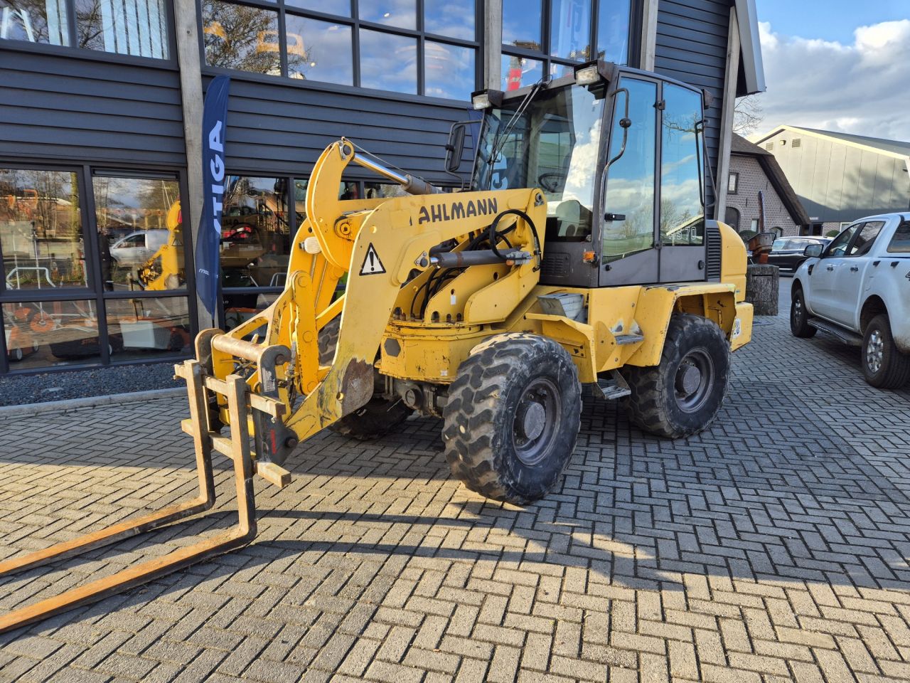 AHLMANN AS85 loader with weight of 7300 kgs