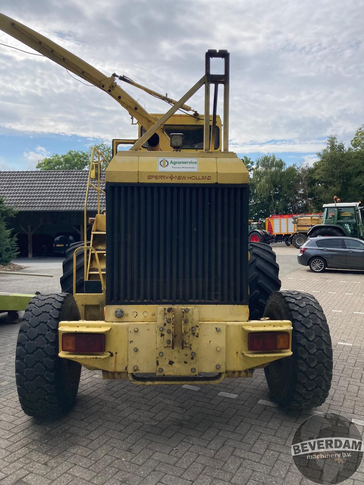 New Holland 1900