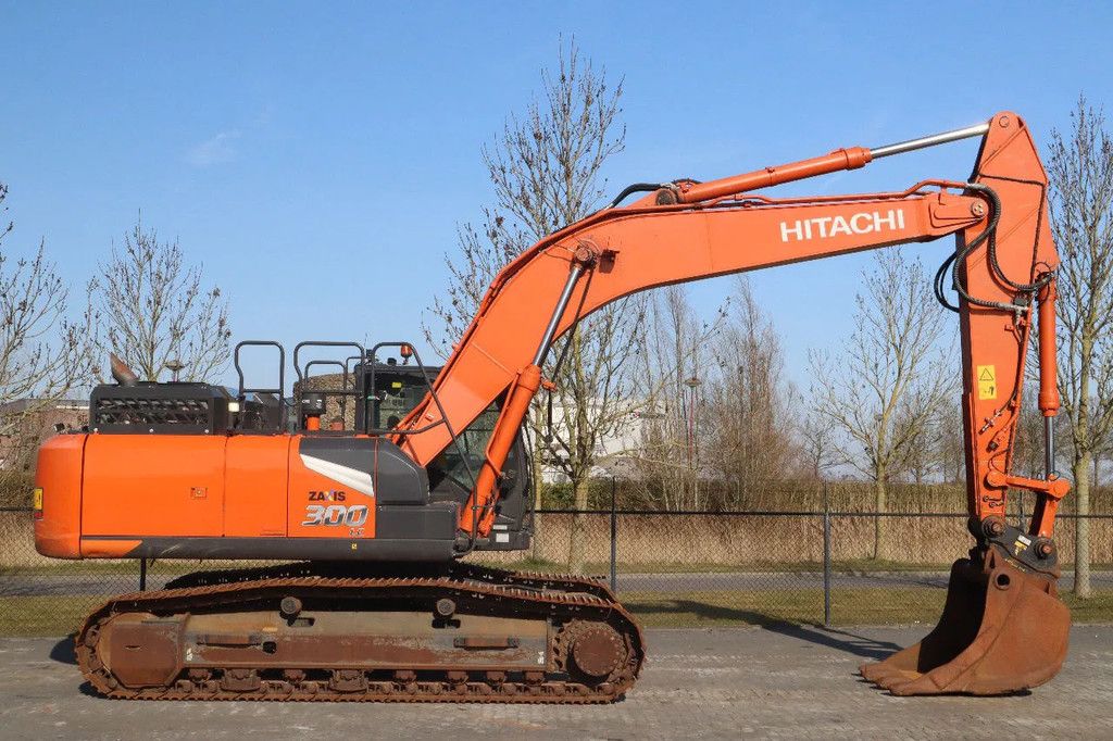 Hitachi ZX300 LC-7 | BUCKET | QUICK COUPLER | GOOD U/C!