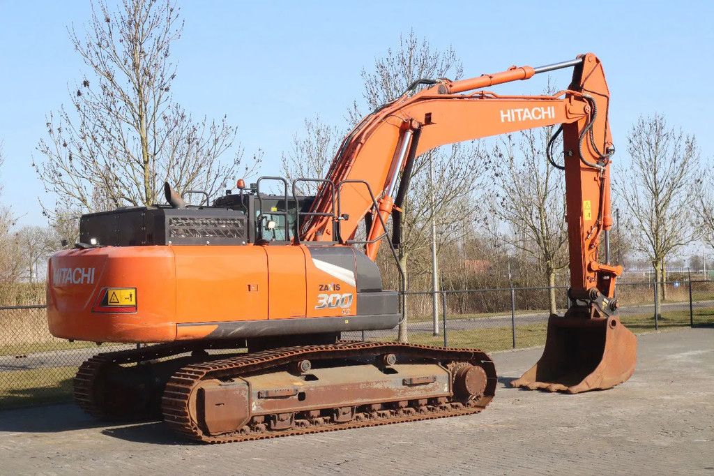 Hitachi ZX300 LC-7 | BUCKET | QUICK COUPLER | GOOD U/C!