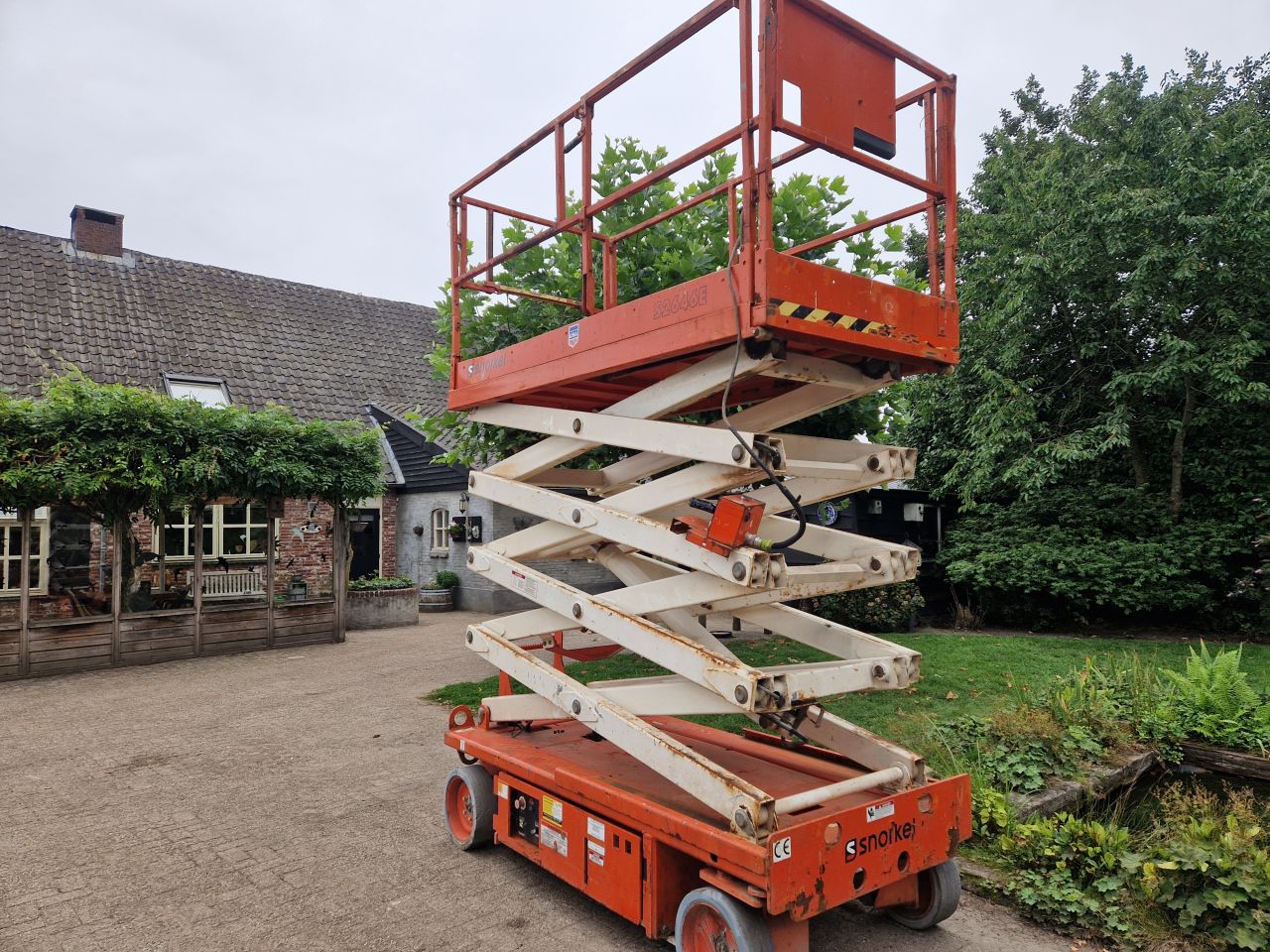 Schaarhoogwerker snorkel skyjack