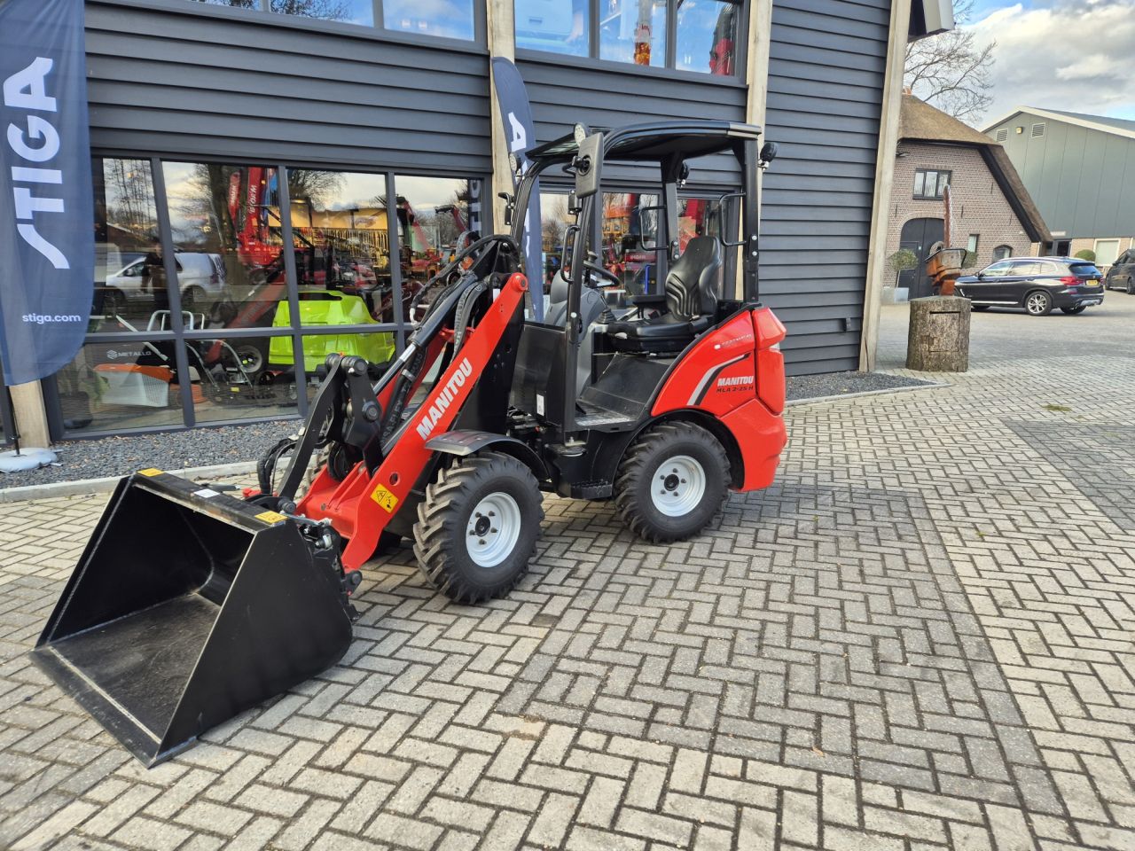 MANITOU MLA 2-25H miniloader with weight of 1740 kgs
